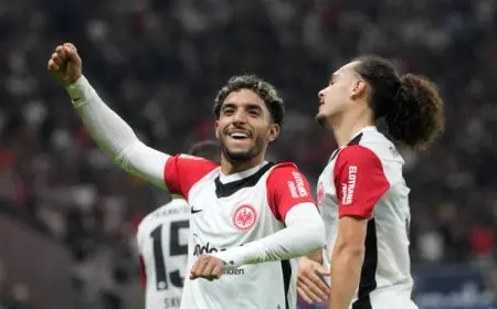 مدرب فرانكفورت: هدف مرموش عالمي..وإمكاناته العالية وراء اهتمام الأندية بضمه