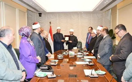 وزير الأوقاف يكرم نوح العيسوي دعما له في مهمته الجديدة مديرا لمديرية أوقاف الغربية