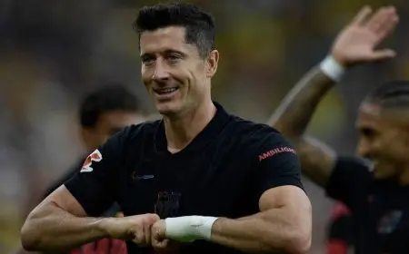 ليفاندوفسكي: نحتاج تمريرات في المنطقة وهذا وضع تير شتيغن