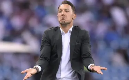 أول رد من مدرب أهلي جدة بعد الخسارة أمام الجندل.. كشف موقفه من الرحيل