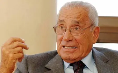 ذكرى ميلاد محمد حسينين هيكل.. تجربة الأستاذ المتفردة في الكتابة بالعربية والإنجليزية