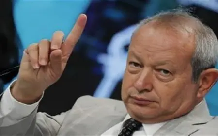 سرعوا التخارج والخصخصة.. روشتة ساويرس لجذب المستثمرين وزيادة السيولة الدولارية