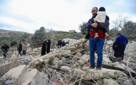 إسرائيل تلقي منشورات بها «أكواد» على لبنان.. وحزب الله يحذر من فتحها