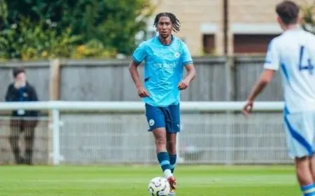 جوارديولا يجري 9 تغييرات ويعتمد على مدافع بعمر 16 عاماً