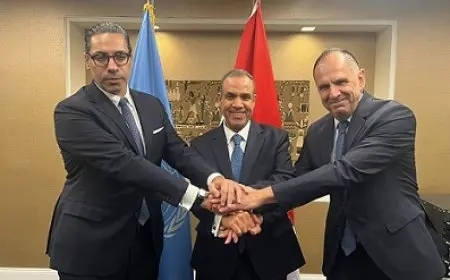 عبد العاطي يعقد اجتماعا ثلاثيا مع وزيرى خارجية اليونان وقبرص