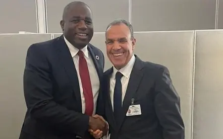 عبد العاطي يؤكد لنظيره البريطاني على ضرورة ممارسة الضغوط على إسرائيل ونفاذ المساعدات لغزة دون عوائق