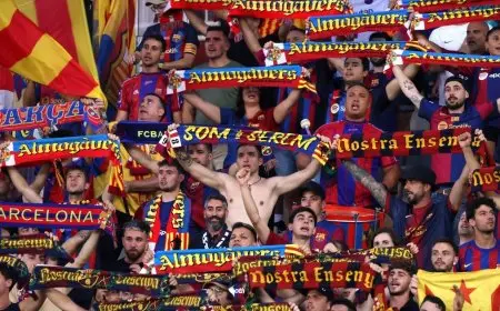 “يويفا” يحرم برشلونة من جمهوره بسبب “سلوك عنصري”