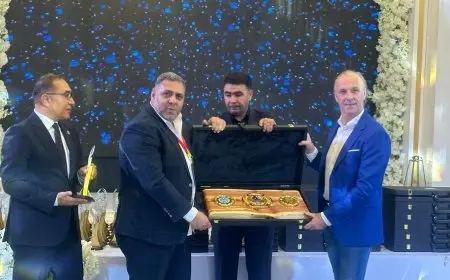 رئيس الاتحاد الدولي للكيك بوكسينج يكرم محمد صبيح على هامش كأس العالم للأندية