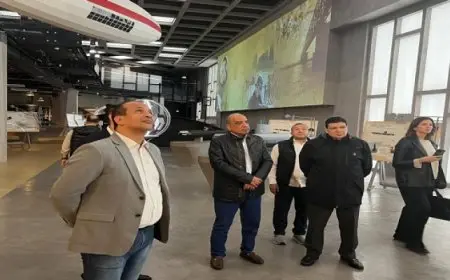 وزير الكهرباء يزور معرض إنجازات الصناعة الوطنية الروسية