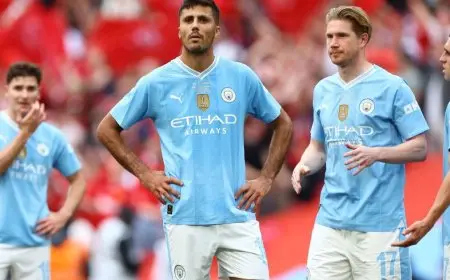 جوارديولا يكشف فترة غياب رودري ودي بروين عن الملاعب