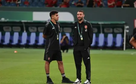 الأهلي يصل إلى ملعب المملكة أرينا لخوض مباراة الزمالك