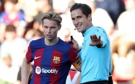 اقبض أموالك وارحل.. “تسوية مالية” بين برشلونة ودي يونغ