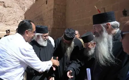 رئيس الوزراء يلتقي قساوسة ورهبان دير سانت كاترين