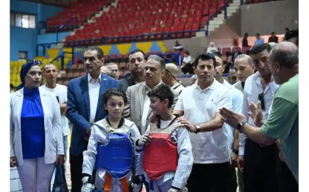 وزير الرياضة ومحافظ الشرقية يتفقدان نادي غار حراء ومراكز شباب ناصر