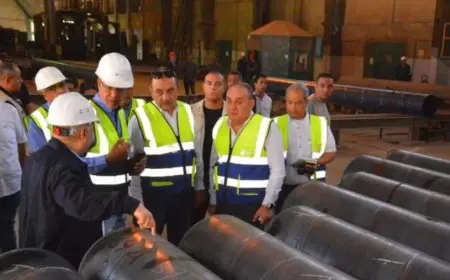 وزير قطاع الأعمال العام يتفقد شركة النصر لصناعة المواسير الصلب