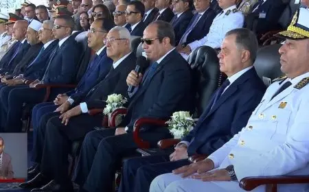 الرئيس السيسي يحذر من الشائعات: أنا صريح وصادق معاكم وهفضل على طول كده