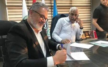 ميكالي يوقع رسميًا على عقود تدريب منتخب مصر 2005