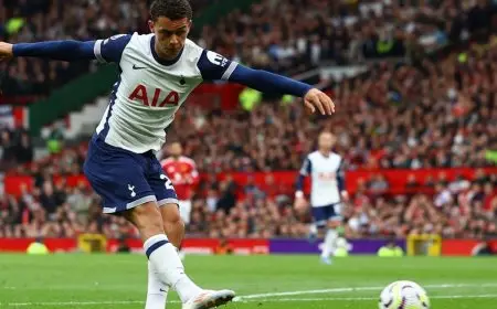 برينان جونسون يكسر رقمين بهدفه السريع أمام مانشستر يونايتد