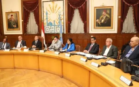 محافظ القاهرة يعقد اجتماعا لمتابعة ملف التصالح على مخالفات البناء بالعاصمة