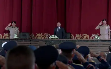 الرئيس السيسي يلتقي عددا من طلاب الأكاديمية العسكرية ويجيب عن استفساراتهم بشأن الأوضاع المحلية والدولية