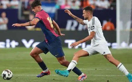 برشلونة يمنح برنال المصاب عقداً جديداً بشرط جزائي خيالي