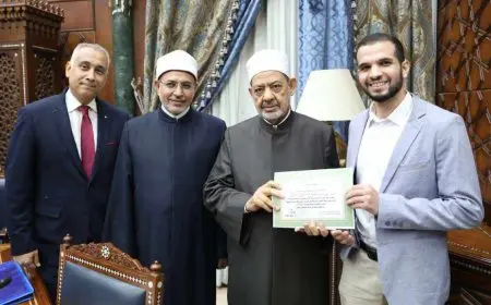 شيخ الأزهر يكرم طلاب «طب أسنان الأزهر» الفائزين في المسابقة الدولية لكلية الجراحين الملكية