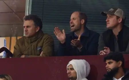 الأمير ويليام مشجع أستون فيلا يتابع مباراته ضد بايرن ميونيخ