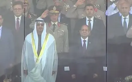 بدء حفل تخرج الدفعات العسكرية الجديدة بالسلام الوطني لـ مصر والإمارات