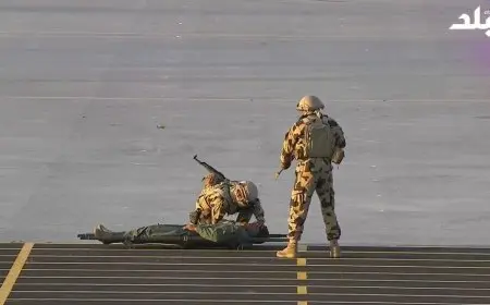 الرئيس السيسي يشهد عرض قوات الصاعقة لخريجي الأكاديمية العسكرية