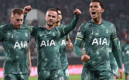 توتنهام يفوز بالدوري الأوروبي ويعادل إنجازاً لجوزيه مورينيو