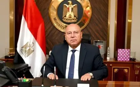 وزير الصناعة والنقل يهنئ الرئيس السيسي بمناسبة ذكرى انتصار أكتوبر