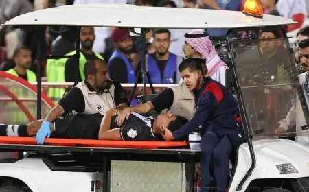 إصابة مروعة للاعب الشباب ماجد عبدالله في مباراة ضمك
