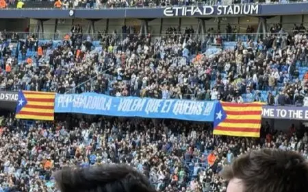 “لافتة كبيرة وعلم كتالونيا”.. جماهير سيتي تطالب جوارديولا بالبقاء