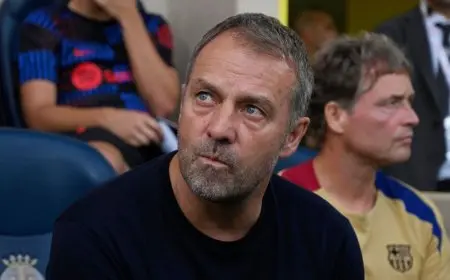 فليك يكشف موعد الظهور الأول للحارس تشيزني مع برشلونة