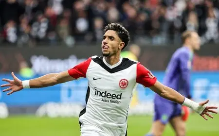 سجل هدفين وصنع آخر| عمر مرموش يتألق مع فرانكفورت أمام بايرن ميونخ بالدوري الألماني