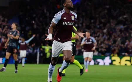 أستون فيلا يجدد عقد المهاجم جون دوران حتى 2030