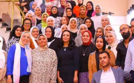 وزيرة التضامن تدشن الخط الساخن لأبناء مصر.. وتتفقد مكتب خدمة المواطنين