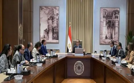 رئيس الوزراء يستعرض المُخرجات النهائية لحِزم التسهيلات الضريبية ومُحفّزات الاستثمار