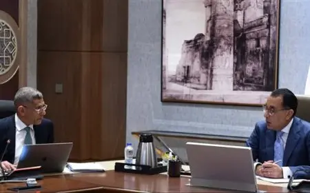 مدبولي يتابع مع الرئيس التنفيذي لوكالة الفضاء عددا من ملفات العمل