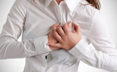 حسام موافي يكشف أسباب الشعور بالوخز في الصدر