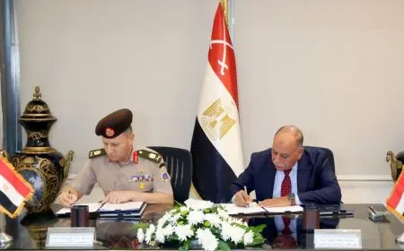 إدارة الإشارة للقوات المسلحة توقع عقد إتفاق مع شركة أبو قير لتداول الحاويات