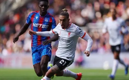 بعد صلاح وفان دايك.. لاعب ثالث يعود إلى ليفربول