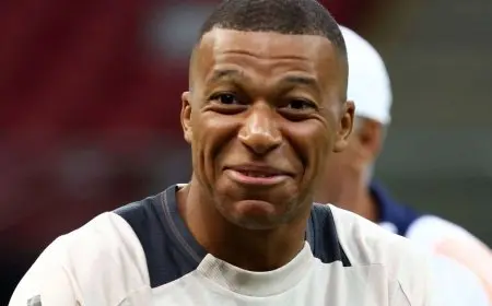 بعد رحلة ستوكهولم.. عشاء سري لمبابي في نزل فخم