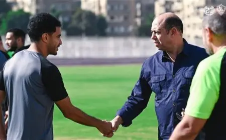 أحمد سليمان يتابع مباراة الزمالك وإيسترن كومباني الودية