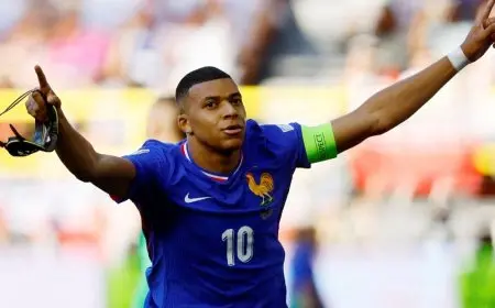 ماذا قال ديشان عن رحلة مبابي المثيرة للجدل إلى ستوكهولم؟