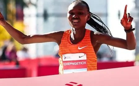 تشيبنغيتيتش تحطم الرقم القياسي العالمي للماراثون في شيكاغو