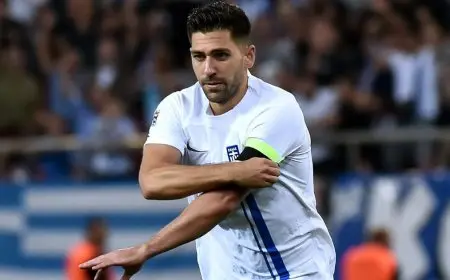 اليونان تهزم إيرلندا وتواصل مسيرتها الرائعة في دوري الأمم