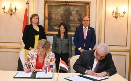 مصر وهولندا توقعان مذكرة تفاهم للتعاون في إدارة المياه والتكيف مع التغيرات المناخية