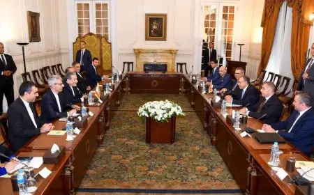 وزير الخارجية يشدد لنظيره الإيراني على أهمية تجنب استدراج الإقليم إلى مواجهة كارثية