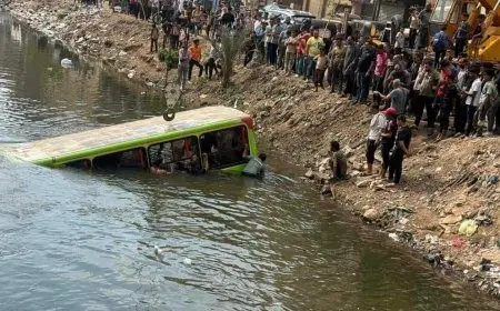 محافظة القليوبية تكشف سبب سقوط أتوبيس فى ترعة الشرقاوية